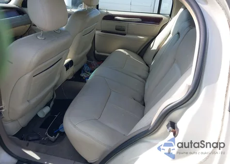 2003 Lincoln Town Car Cartier из США, поврежденный, VIN 1LNHM83WX3Y643298